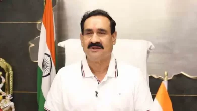 Photo of कमलनाथ की घोषणाओं पर गृह मंत्री नरोत्तम का तंज़..”कसमें..वादे…प्यार…वफ़ा…सब बातें है, बातों का क्या…