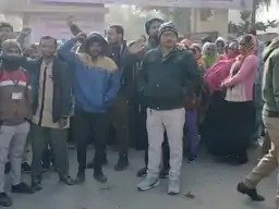 Photo of आउटसोर्स कर्मचारियों का धरना,  दो माह से वेतन न मिलने पर भड़का आक्रोश