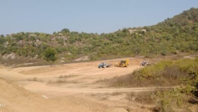 Photo of मनरेगा में मशीन राज: अमृत सरोवर निर्माण में दहाड़ रही जेसीबी, मजदूर बेरोजगार