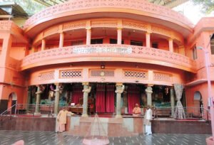 धारकुंडी- पहाड़ों से बहती जलधाराएं