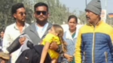 Photo of कलेक्टर के आदेश हवा में, 26 जनवरी रिहर्सल में छात्राएं बेहोश, एम्बुलेंस नदारद