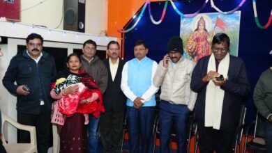 Photo of उतैली स्थित मातृछाया में तीन बच्चों को मिला नया परिवार,  गोद लेकर दिया स्नेह और सुरक्षित भविष्य, भावुक पल का साक्षी बना संस्थान