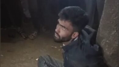 Photo of चोरी करते बदमाश पकड़कर, ग्रामीणों ने पेड़ से बांधा, रीवा के हिनौती गांव की घटना 