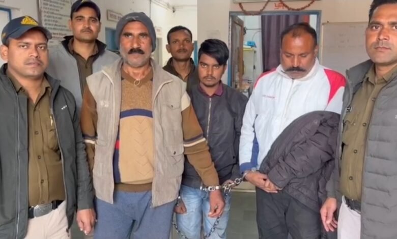 Photo of सिटी कोतवाली पुलिस ने पकड़ा नशीली कफ सिरप का जखीरा, तीन आरोपी गिरफ्तार