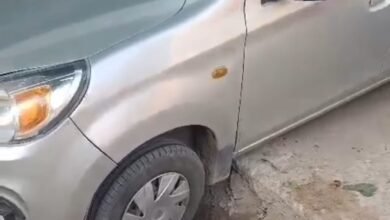 Photo of तीन महीने से खुला गड्ढा बना खतरा, कार घुसी — बड़ा हादसा टला