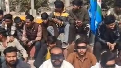 Photo of काली पट्टी बांधकर एनएसयूआई का सिविल लाइन चौक पर प्रदर्शन, यूपी में राष्ट्रीय अध्यक्ष पर लाठीचार्ज का विरोध