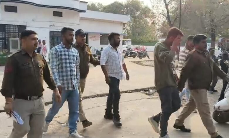 Photo of ‘शराब चाहिए, पैसे दो’ — इंकार पर मारपीट, तीन आरोपी जेल भेजे गए