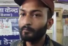 Photo of सतना जिला अस्पताल में आधी रात हंगामा, सहायता केंद्र के कांच तोड़े, ओपीडी ऑपरेटर से अभद्रता, सुरक्षा गार्ड से भी उलझा युवक; पुलिस ने हिरासत में लिया