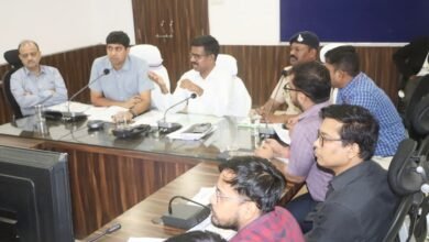 Photo of दो पहिया वाहन चालक अनिवार्य रूप से हेलमेट लगाये : कलेक्टर