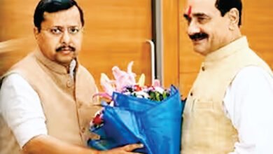Photo of भोपाल की ‘फील्डिंग’ के बाद दिल्ली में नरोत्तम मिश्रा की ‘बैटिंग’