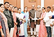 Photo of टीएमसी के 20 बागी सांसदों पर लटकी तलवार, थमाया नोटिस